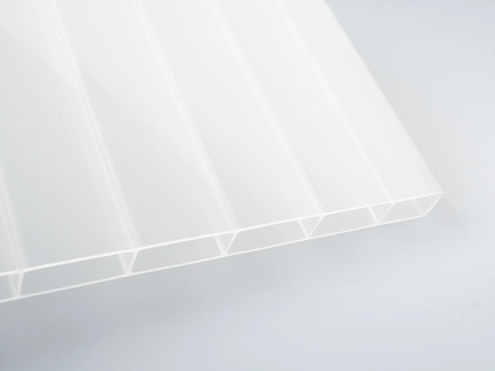 Doppelstegplatte aus Acrylglas in weiß opal in 16 mm Stärke